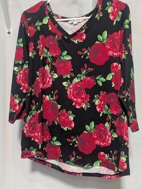 The Pioneer Woman Black Long-Sleeve V‑Neck Top with Red Rose Print 3/4 Sleeves